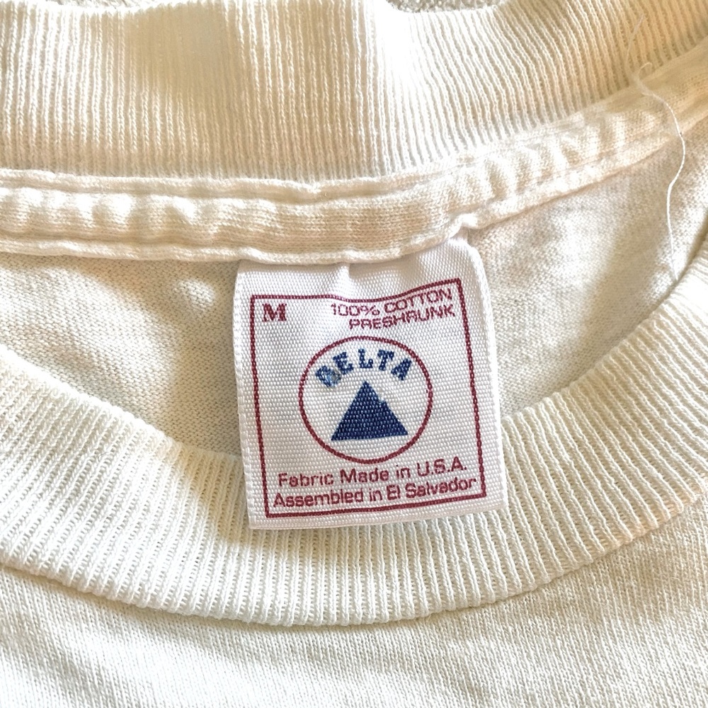 Vintage Delta Single Stitch 1995 T-Shirt with printed design